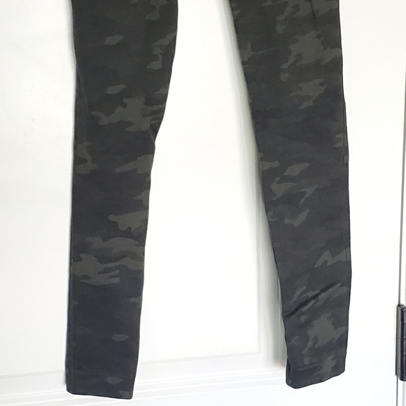 SPANX Look At Me Now Seamless Green Camo Crop Legging XS - Picture 8 of 9